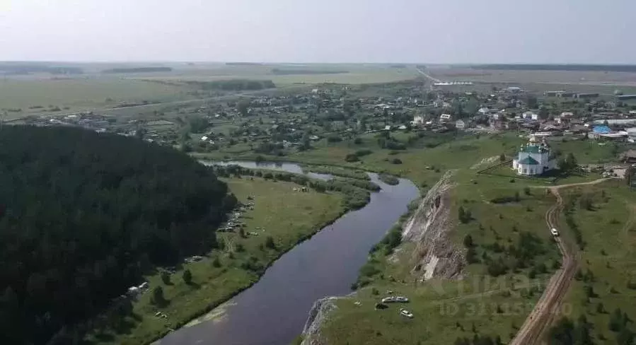 Дом в Свердловская область, Алапаевский район, с. Гостьково ул. ... - Фото 0