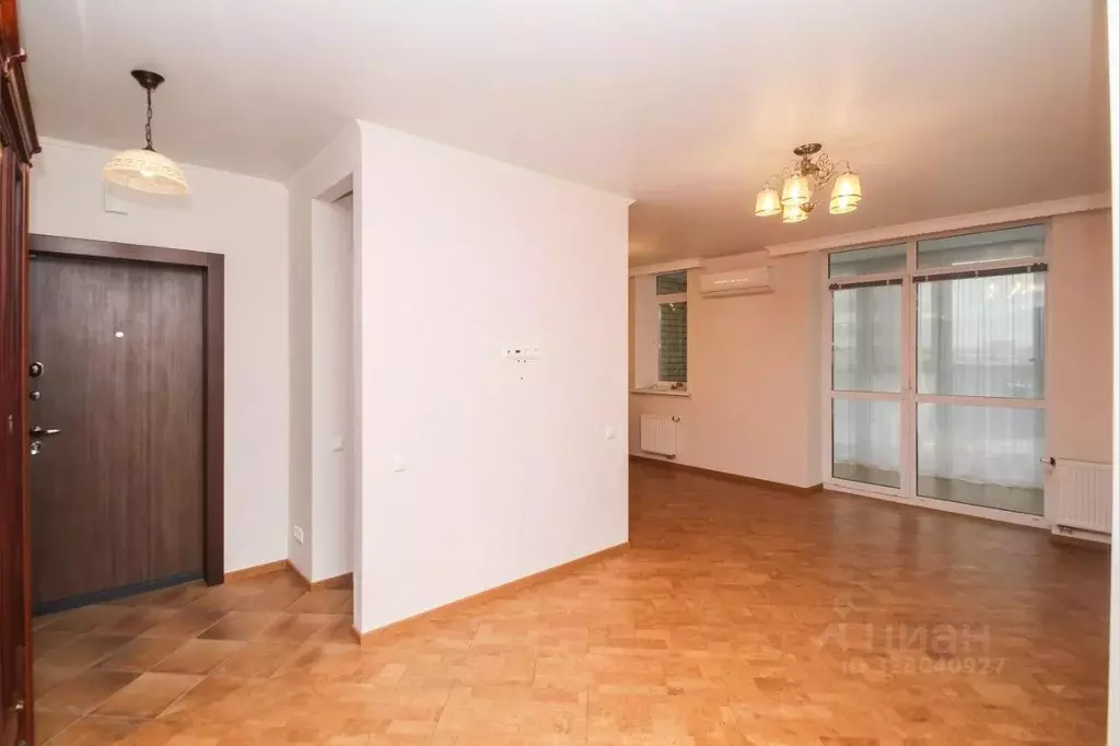 2-к кв. Тюменская область, Тюмень ул. Газовиков, 77 (65.8 м) - Фото 2