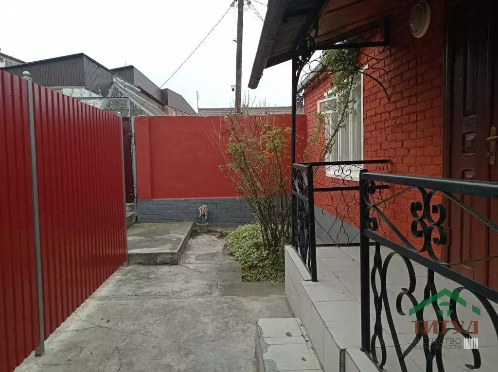 Дом в Назрань, улица Газдиева, 123 (140 м) - Фото 1