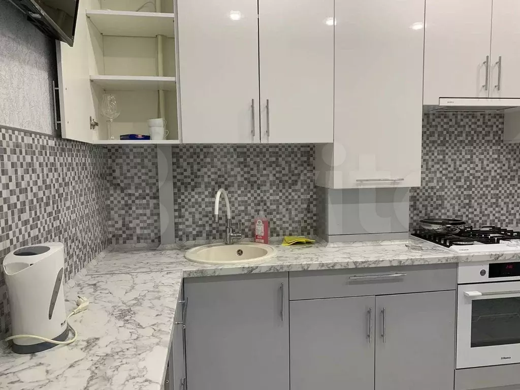 1-к. квартира, 42 м, 1/9 эт. - Фото 1