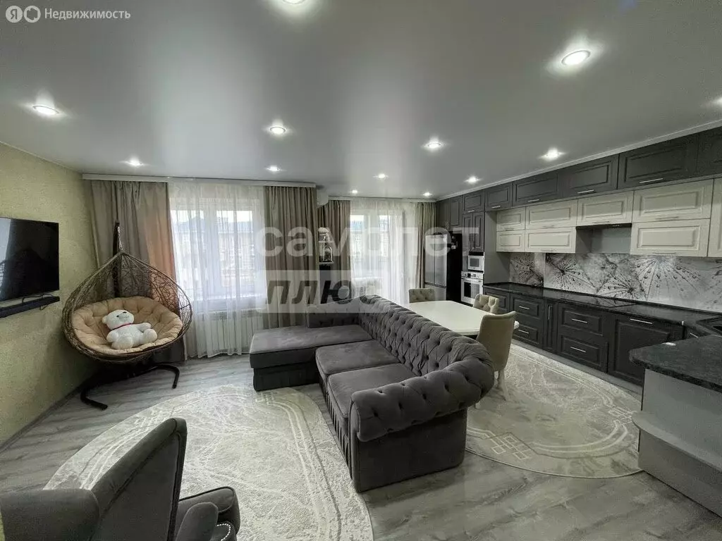 4-комнатная квартира: Омск, микрорайон Старгород, улица Тютчева, 11к1 ... - Фото 1