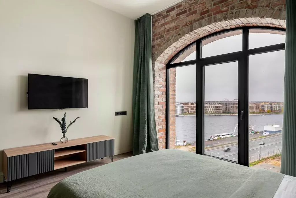 Комната Санкт-Петербург наб. Макарова, 58 (30.0 м) - Фото 2