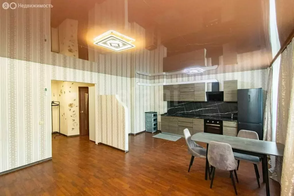3-комнатная квартира: Тюмень, улица Энергетиков, 24 (86.6 м) - Фото 1