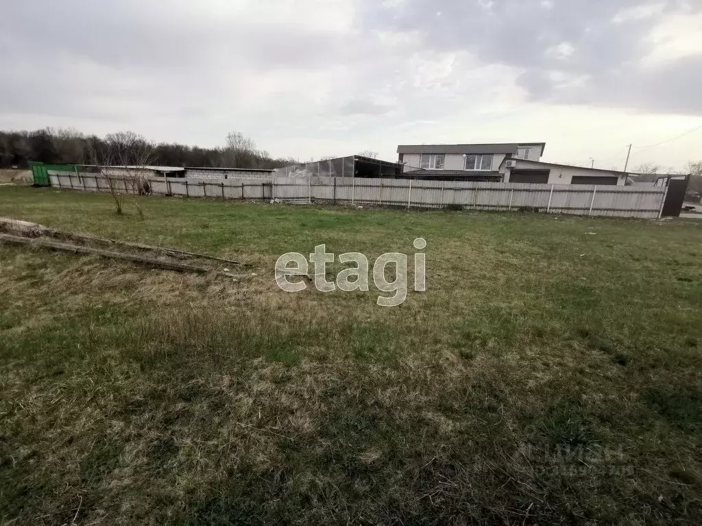 Участок в Белгородская область, Валуйки ул. Курячего (11.0 сот.) - Фото 0