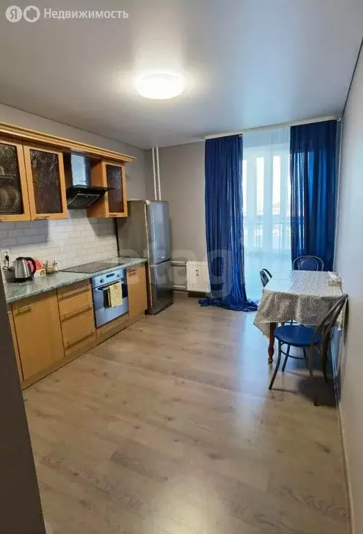 1-комнатная квартира: Тюмень, улица Александра Протозанова, 16 (39 м) - Фото 1