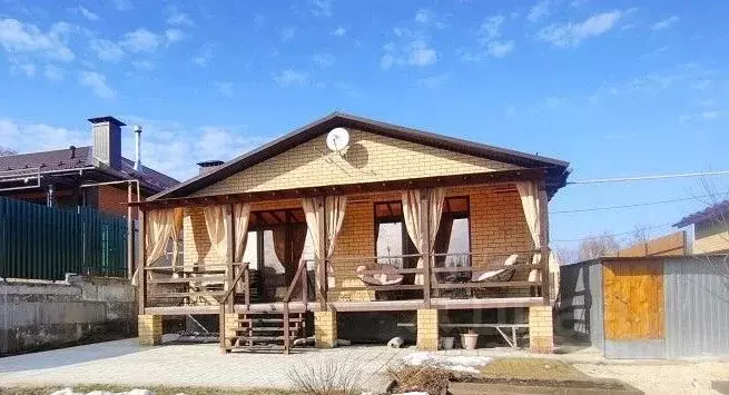 Дом в Саратовская область, Саратов Комбайн мкр, 18Г (98 м) - Фото 1