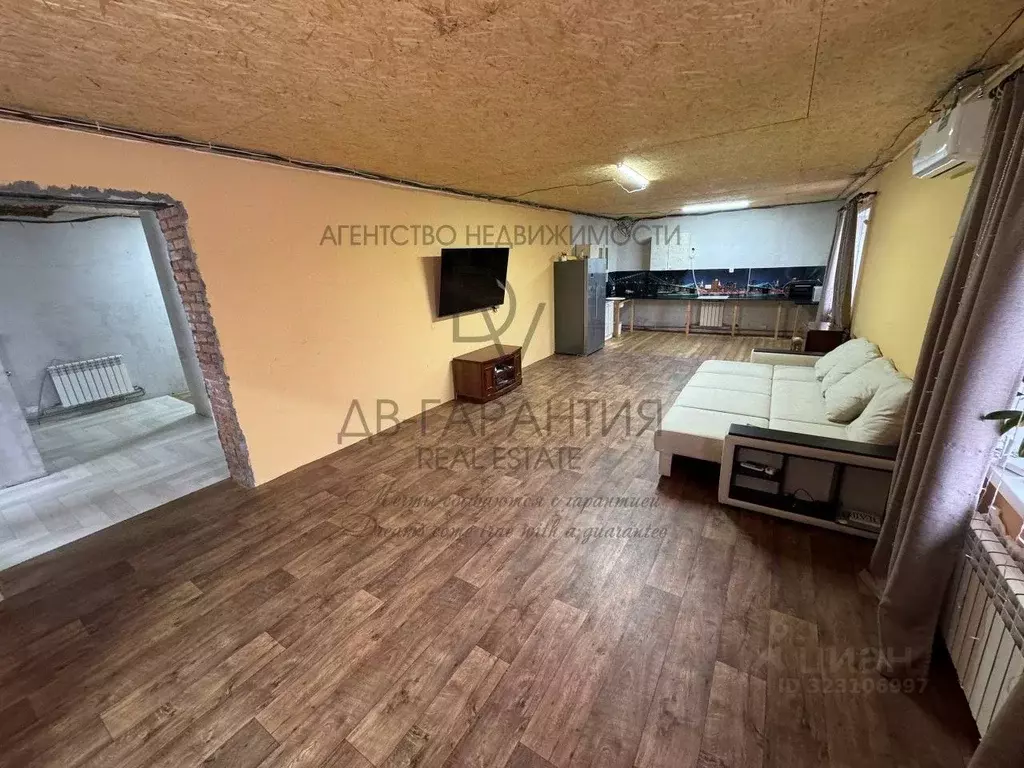 Дом в Хабаровский край, Комсомольск-на-Амуре ул. Калиновая, 5 (201 м) - Фото 2