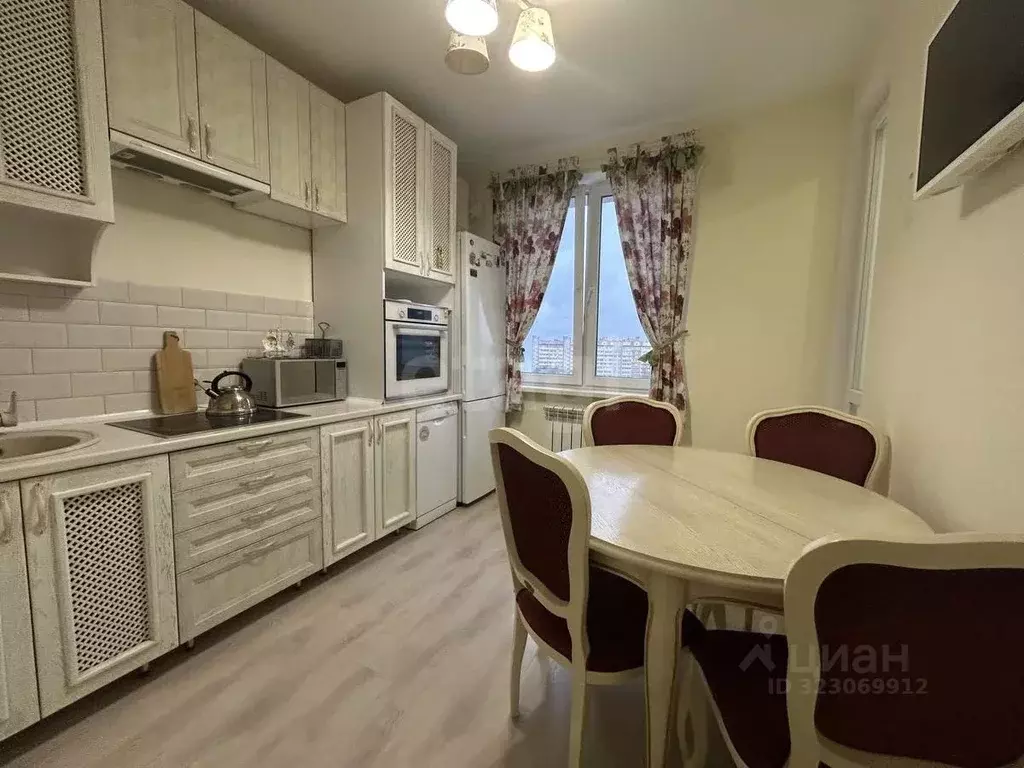 2-к кв. Смоленская область, Смоленск ул. Кирова, 8А (55.8 м) - Фото 2