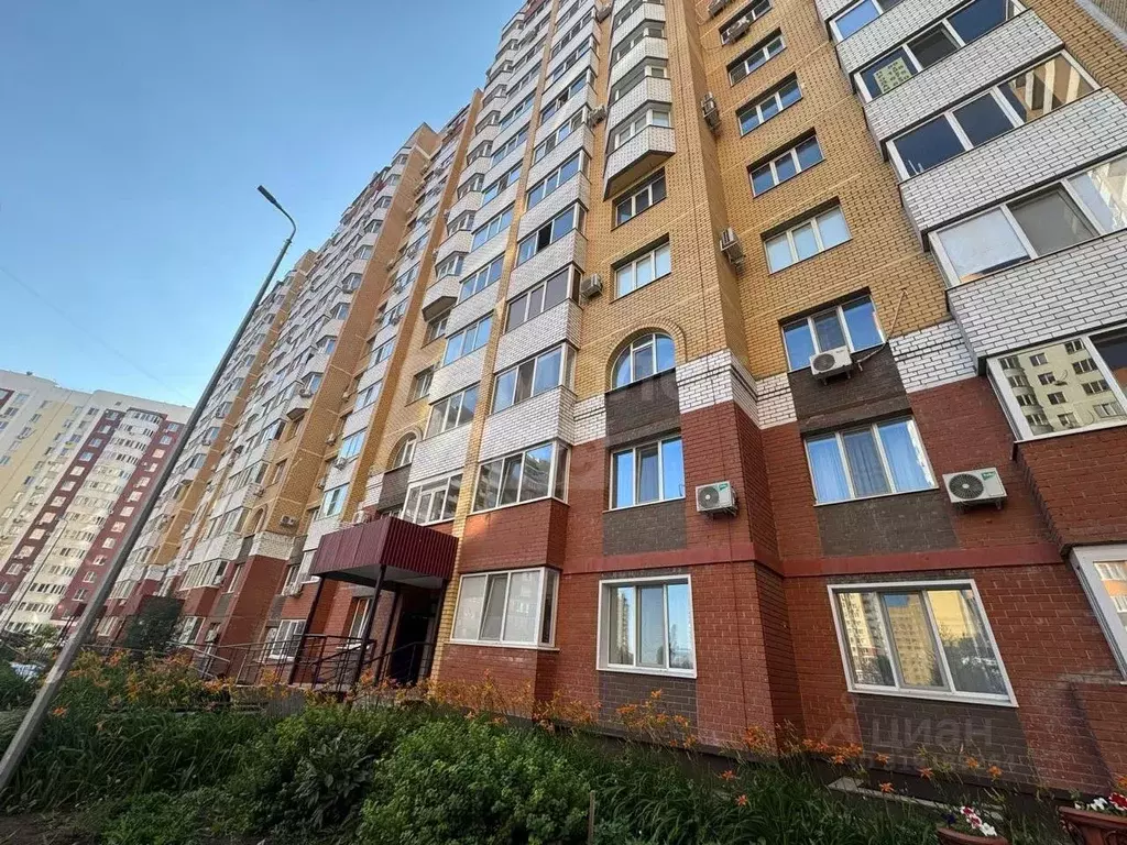 2-к кв. Оренбургская область, Оренбург ул. Высотная, 10 (57.8 м) - Фото 1