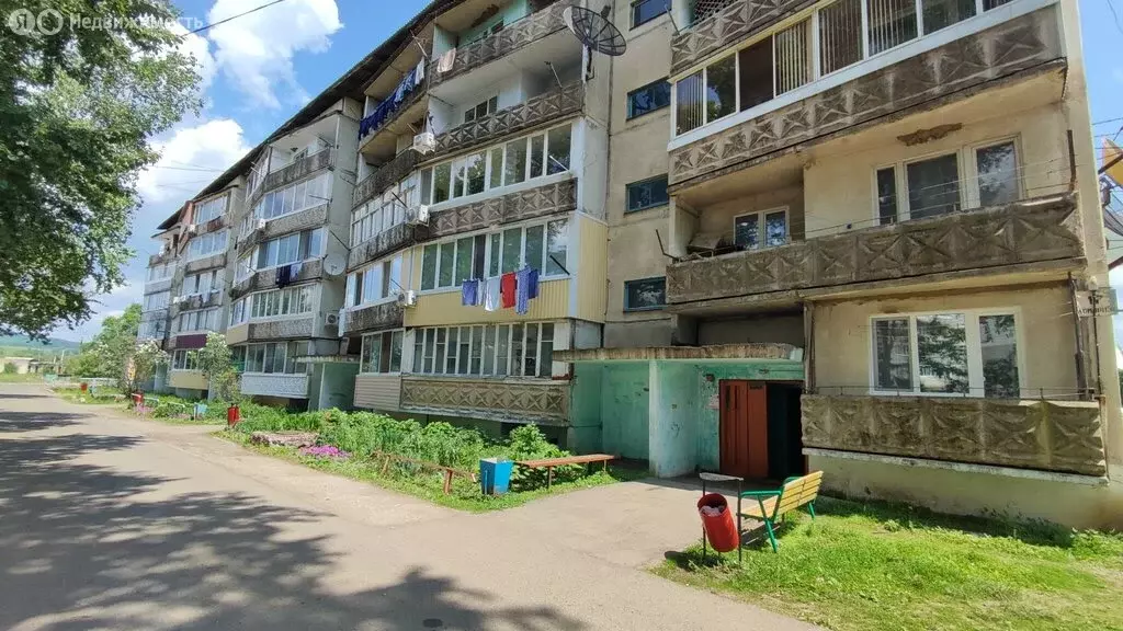 2-комнатная квартира: село Чугуевка, улица Комарова, 17 (53 м) - Фото 1
