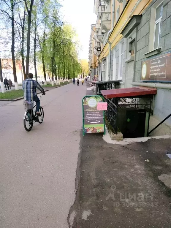 Помещение свободного назначения в Псковская область, Псков Октябрьский ... - Фото 0