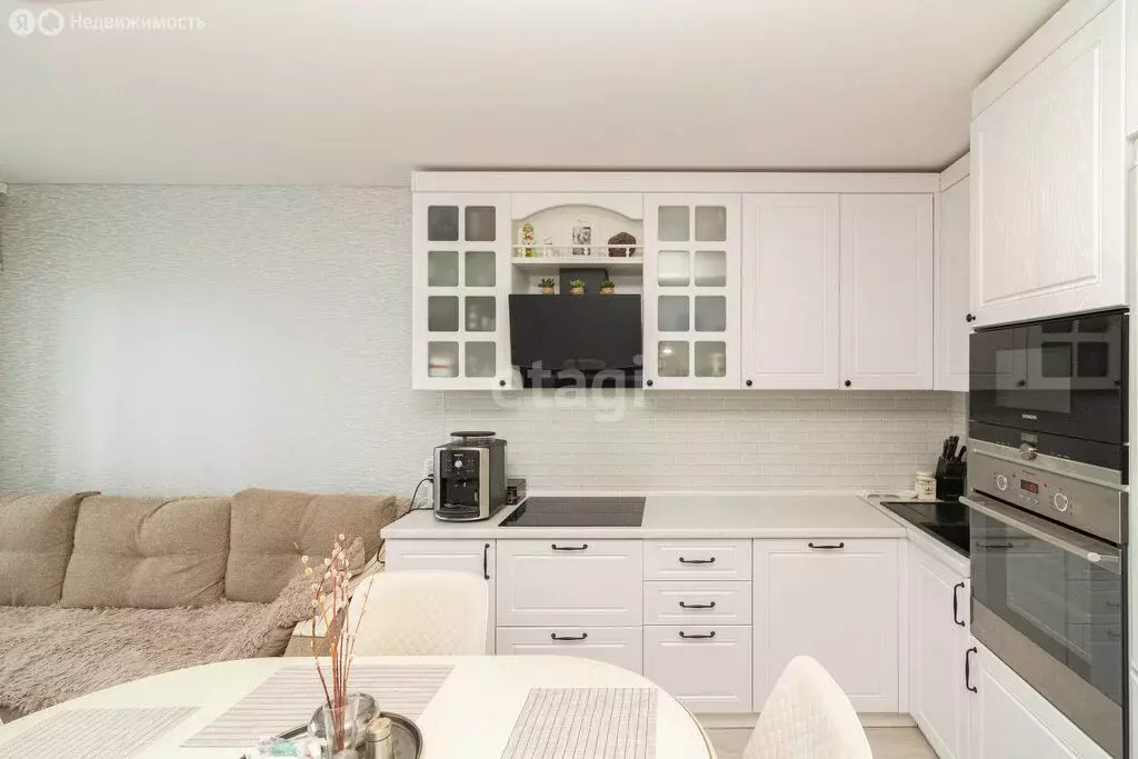 1-комнатная квартира: Тюмень, улица Федюнинского, 56 (46 м) - Фото 2