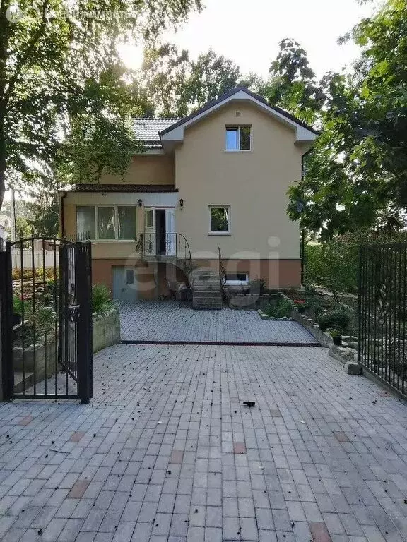 Дом в Ладушкин, Октябрьская улица (240 м) - Фото 0