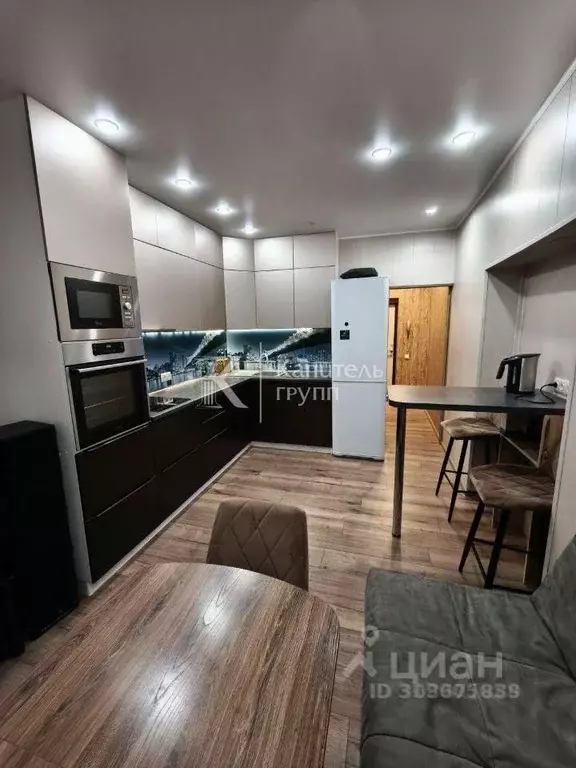 1-к кв. Тюменская область, Тюмень ул. Мельникайте, 36 (49.0 м) - Фото 0