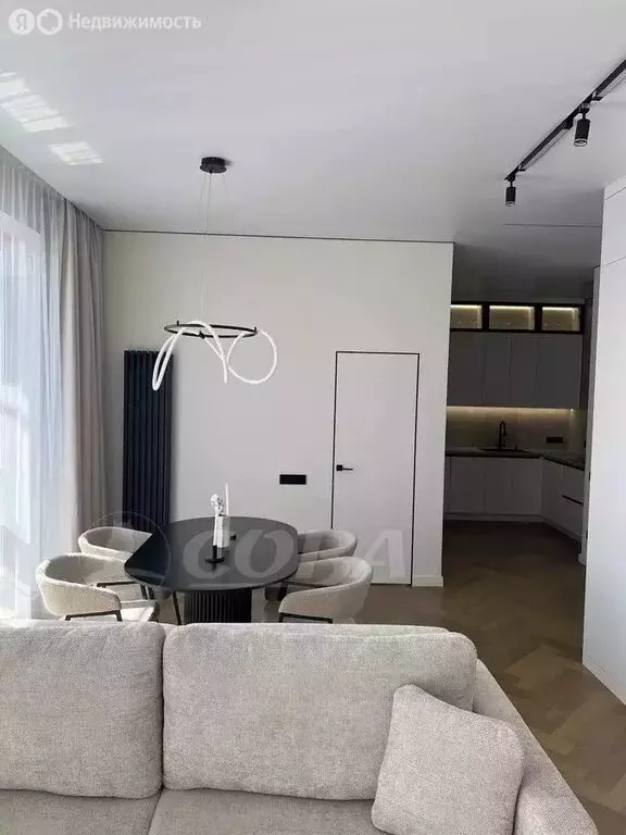2-комнатная квартира: Тюмень, улица Пожарных и Спасателей, 1 (82 м) - Фото 0