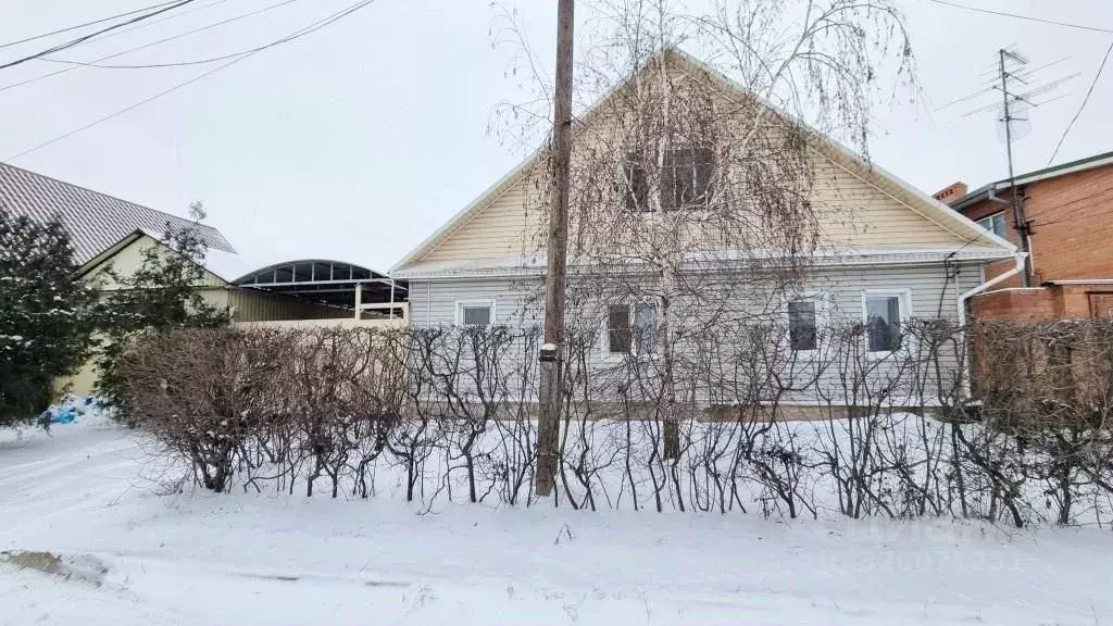 Дом в Волгоградская область, Средняя Ахтуба рп ул. Рязанская (71 м) - Фото 1