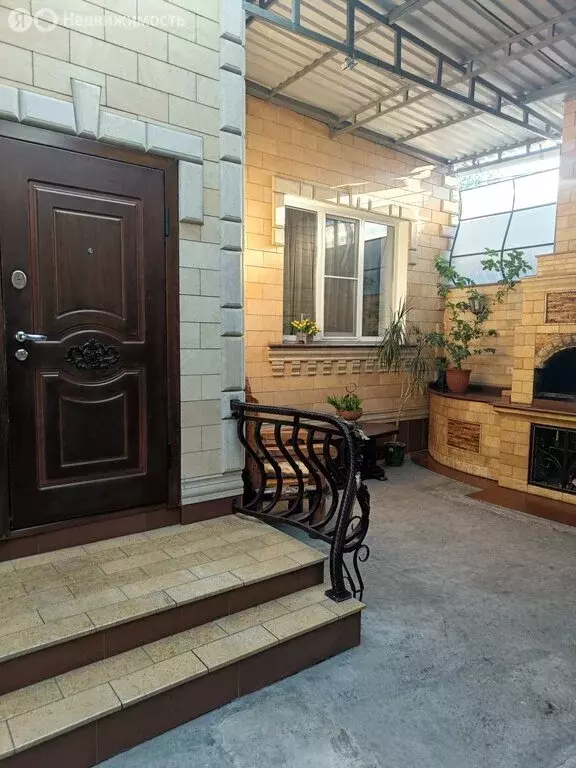 Дом в Ессентуки, Вокзальная улица (565 м) - Фото 1