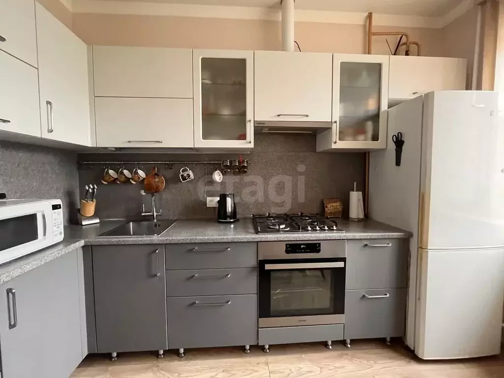 Квартира, 3 комнаты, 62.6 м - Фото 0