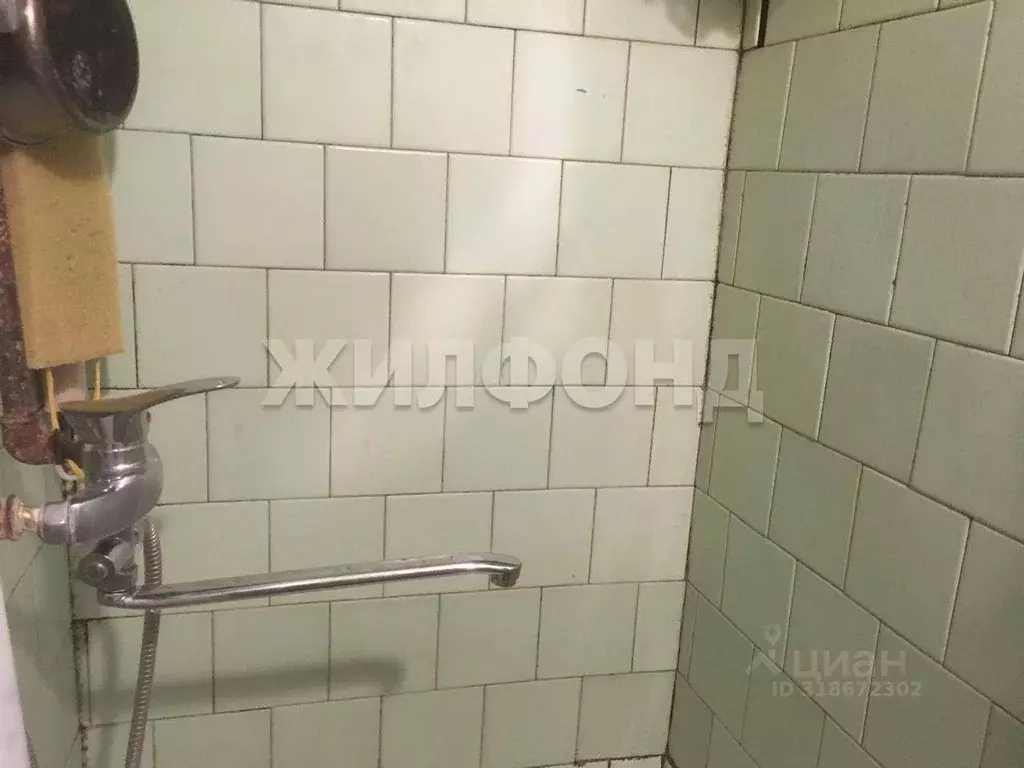 Комната Новосибирская область, Новосибирск ул. Петухова, 12/2 (11.6 м) - Фото 1