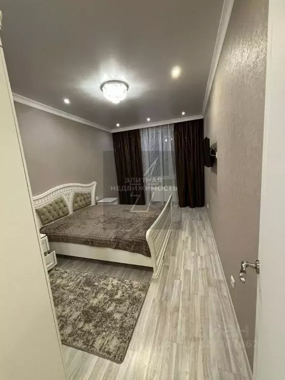 2-к кв. Татарстан, Казань Комсомольская ул., 1 (80.0 м) - Фото 1