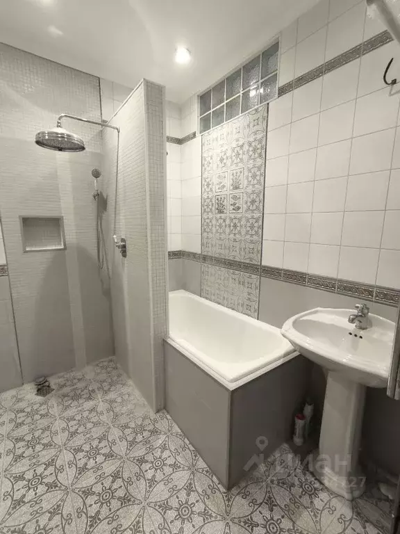 3-к кв. Орловская область, Орел ул. 7 Ноября, 9 (90.0 м) - Фото 1