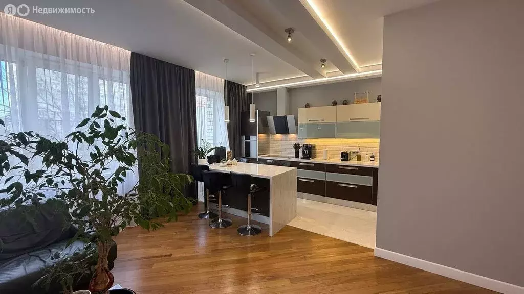 3-комнатная квартира: Саратов, Вольская улица, 63/69 (114 м) - Фото 2