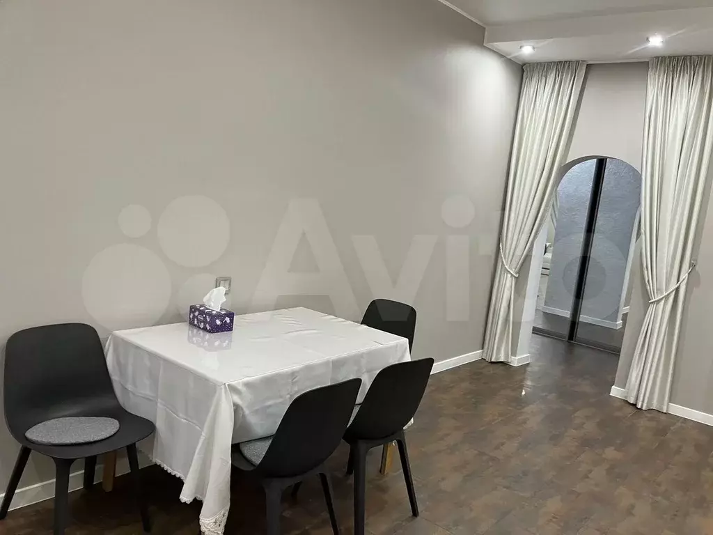 1-к. квартира, 60 м, 2/4 эт. - Фото 1