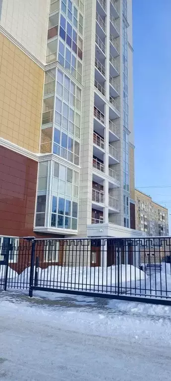 3-к кв. Удмуртия, Ижевск Молодежная ул., 103Б (65.0 м) - Фото 1