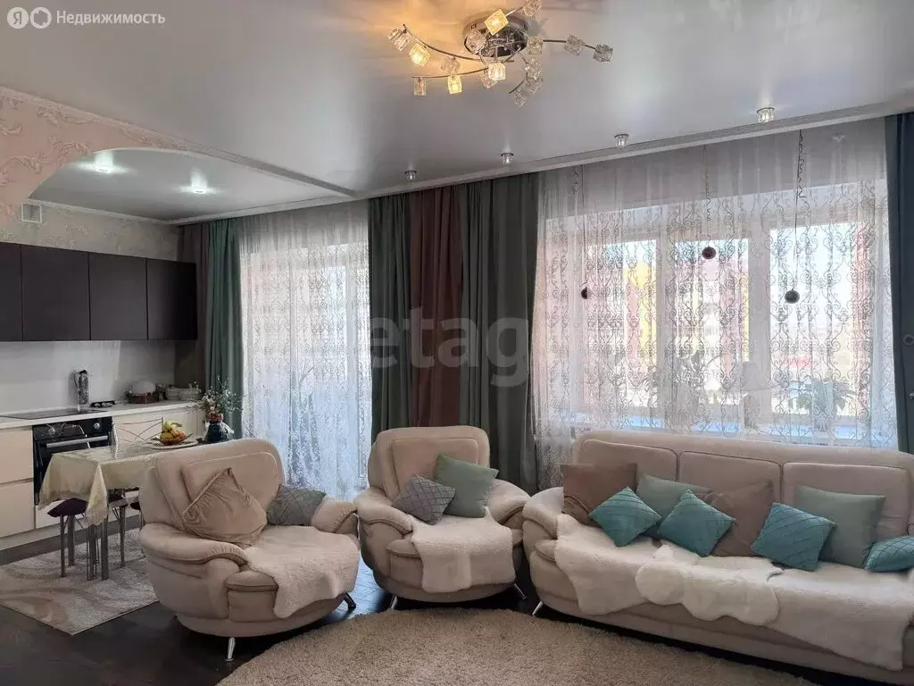 3-комнатная квартира: Черногорск, улица Генерала Тихонова, 6Бк1 (66 м) - Фото 2