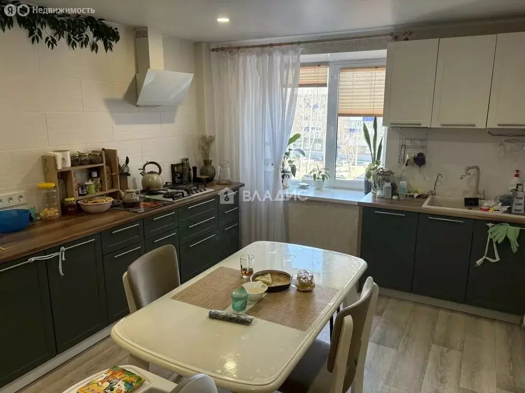 3-комнатная квартира: Стерлитамак, улица Артёма, 9 (108 м) - Фото 1