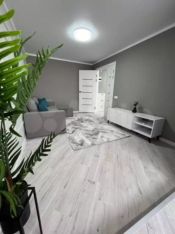 2-к. квартира, 81 м, 5/14 эт. - Фото 1