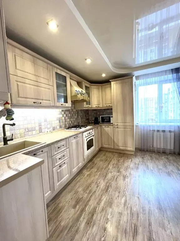 2-к кв. Саратовская область, Энгельс Ленинградская ул., 7 (76.5 м) - Фото 1