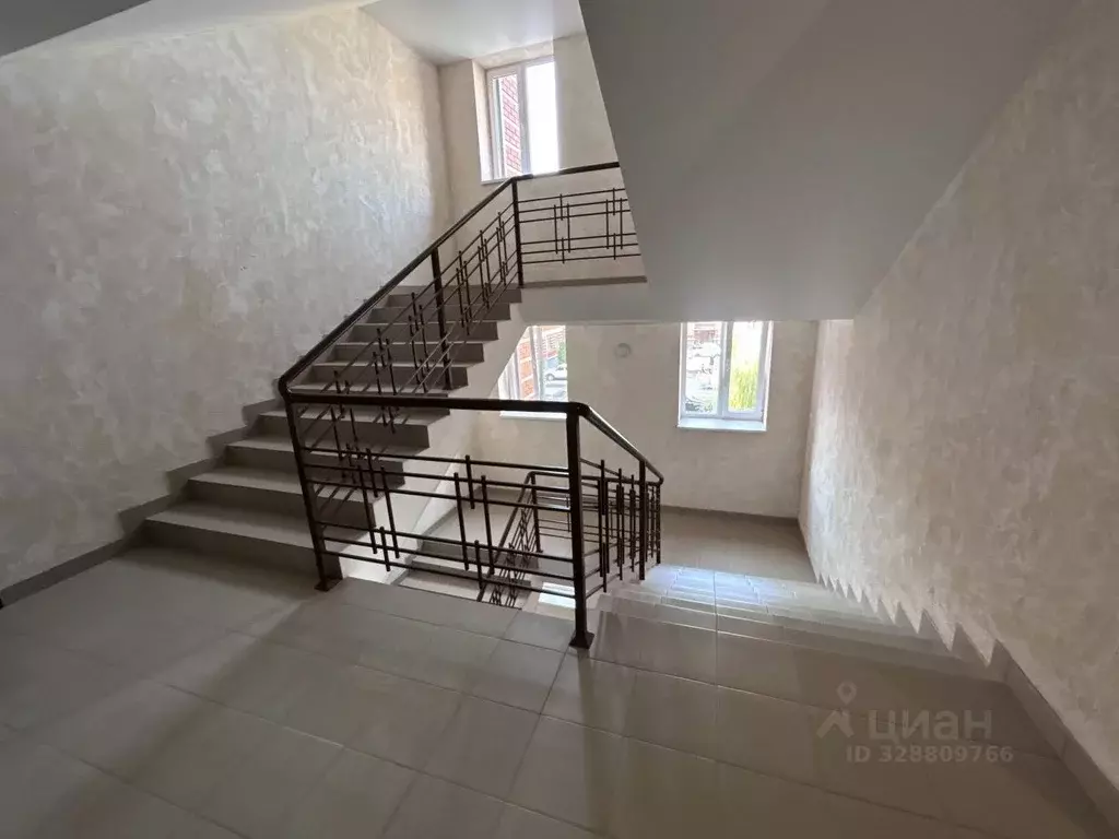 3-к кв. Северная Осетия, Владикавказ ул. Астана Кесаева, 44Г (80.0 м) - Фото 2