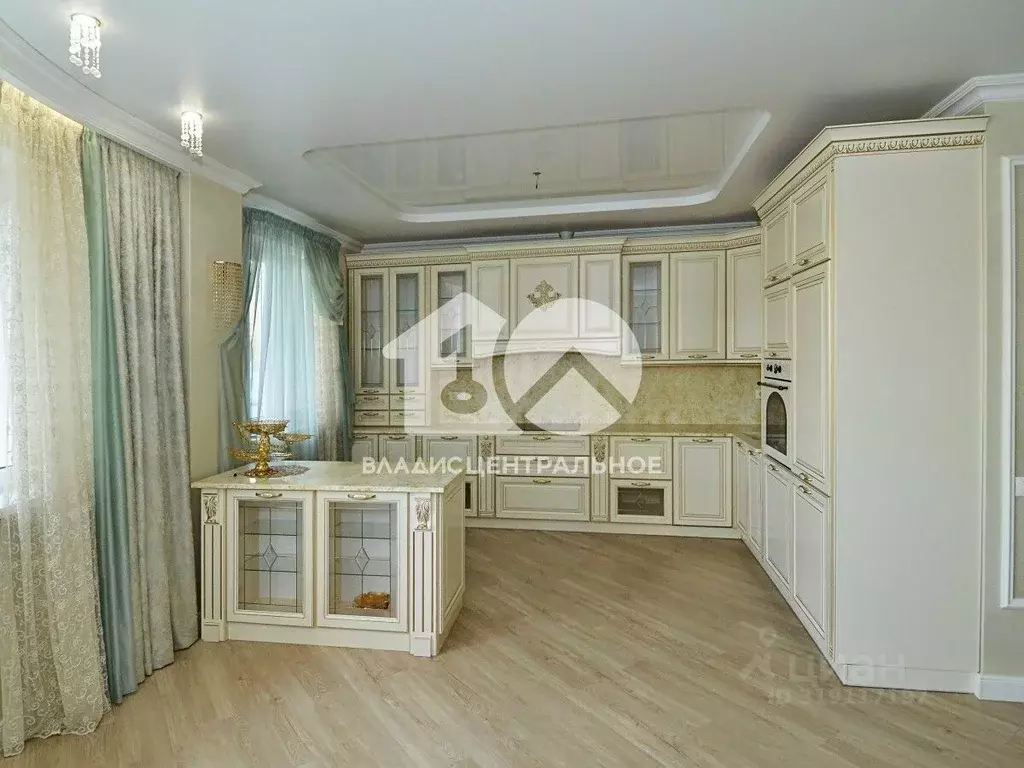 2-к кв. Новосибирская область, Новосибирск ул. Некрасова, 65 (113.3 м) - Фото 0