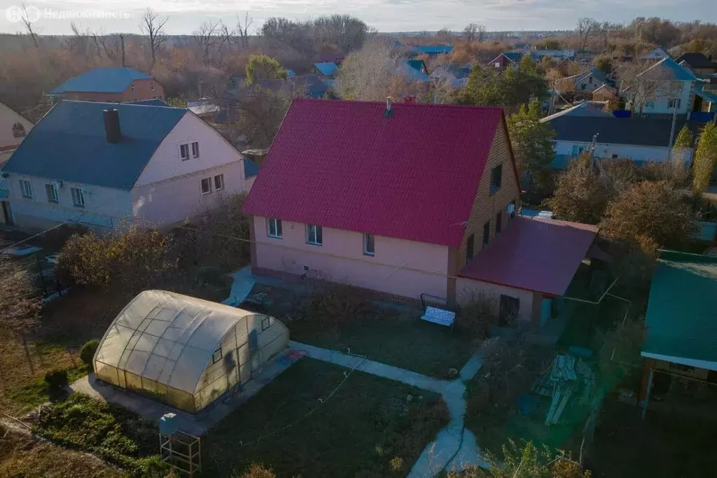 Дом в Оренбургский район, хутор Степановский (266 м) - Фото 1