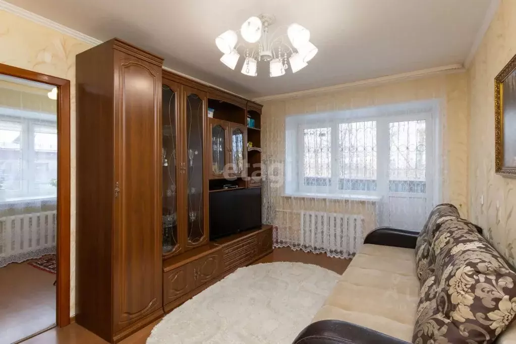 3-к кв. Тюменская область, Тюмень Курская ул., 2 (50.8 м) - Фото 1