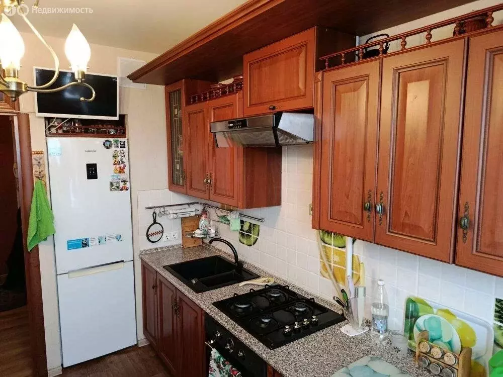 3-комнатная квартира: Волгоград, район Семь Ветров, бульвар 30-летия ... - Фото 2