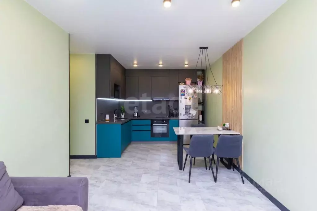 2-к кв. Тюменская область, Тюмень ул. Стройотрядовская, 16 (60.5 м) - Фото 1