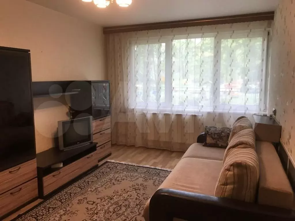 1-к. квартира, 32 м, 1/9 эт. - Фото 1
