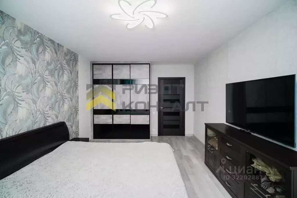 2-к кв. Омская область, Омск ул. 21-я Амурская, 35 (55.0 м) - Фото 1