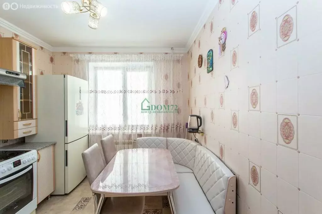 2-комнатная квартира: Тобольск, 7-й микрорайон, 35 (52 м) - Фото 2