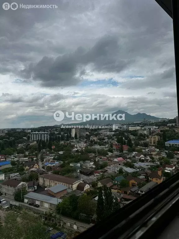 1-комнатная квартира: Пятигорск, улица Бунимовича, 1А (55 м) - Фото 0