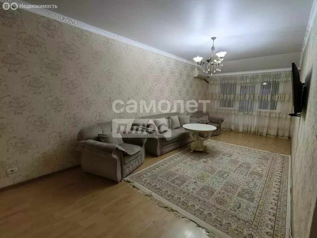 2-комнатная квартира: Махачкала, улица Перова, 29 (90 м) - Фото 1