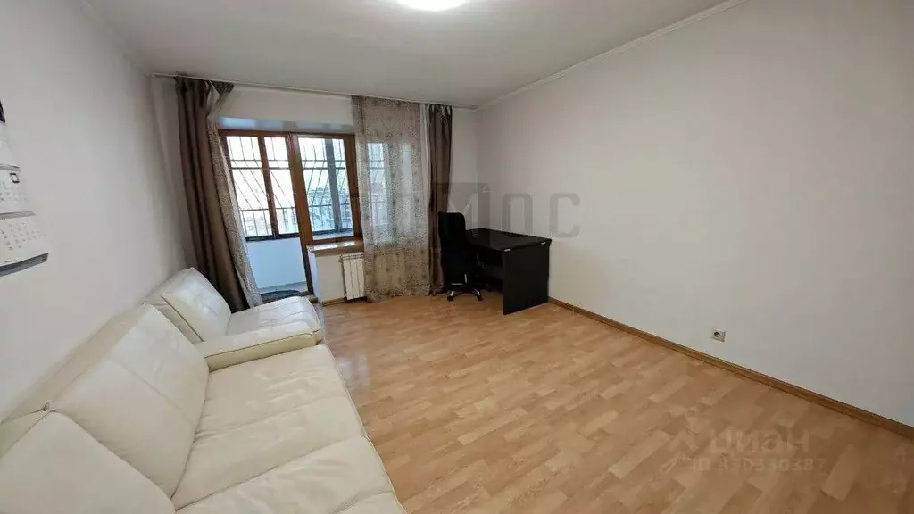 1-к кв. Свердловская область, Екатеринбург ул. Азина, 20к4 (39.2 м) - Фото 1