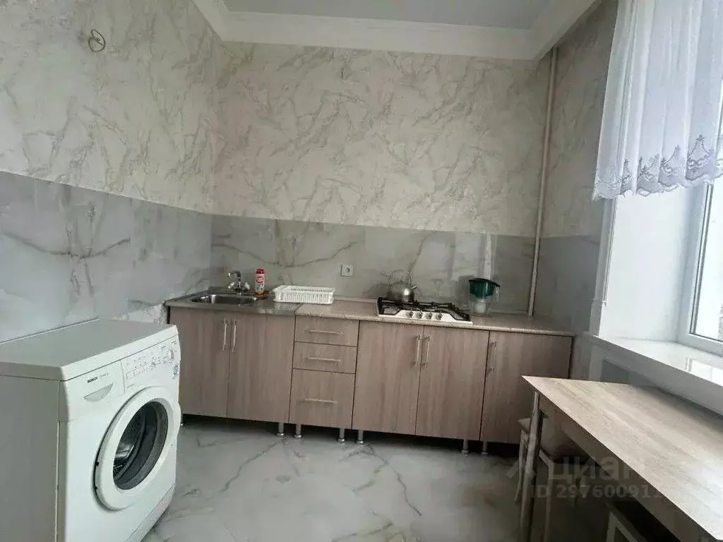 1-к кв. Дагестан, Махачкала ул. Мирзабекова, 62 (60.0 м) - Фото 1
