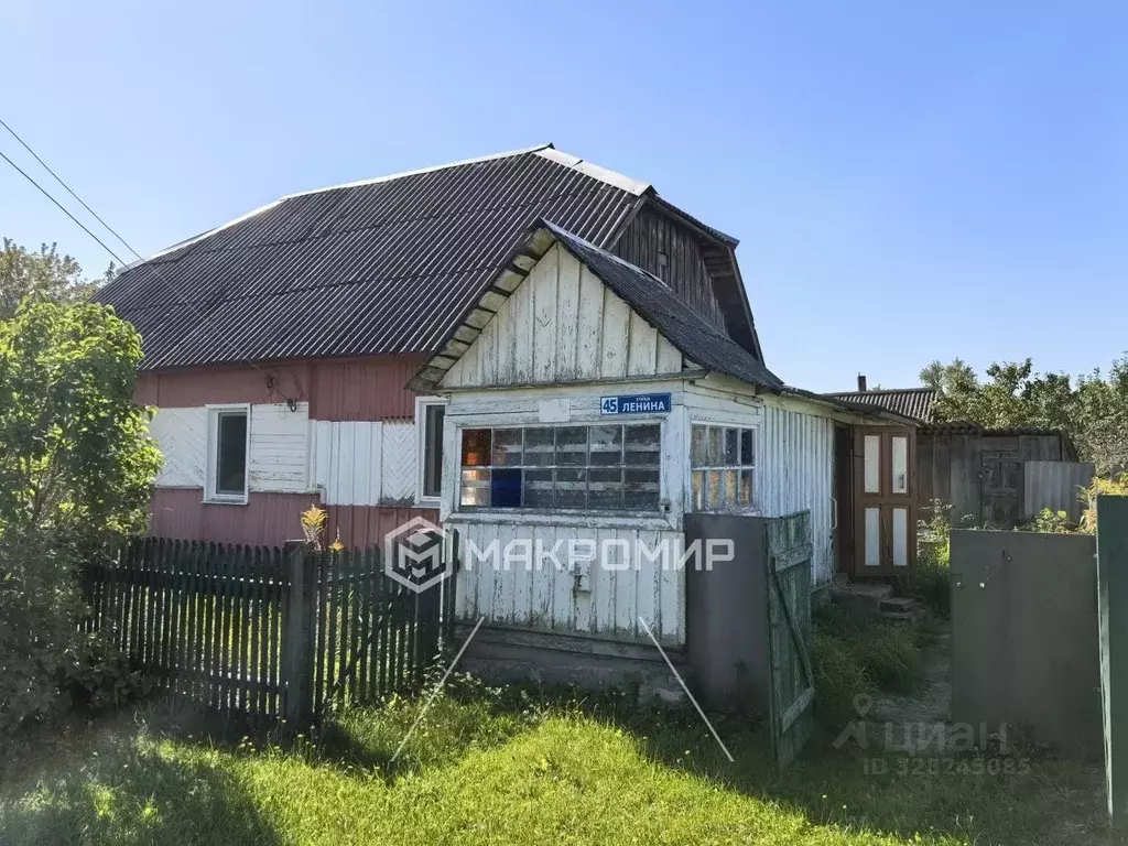 Дом в Брянская область, Жуковский муниципальный округ, пос. Тросна ул. ... - Фото 1