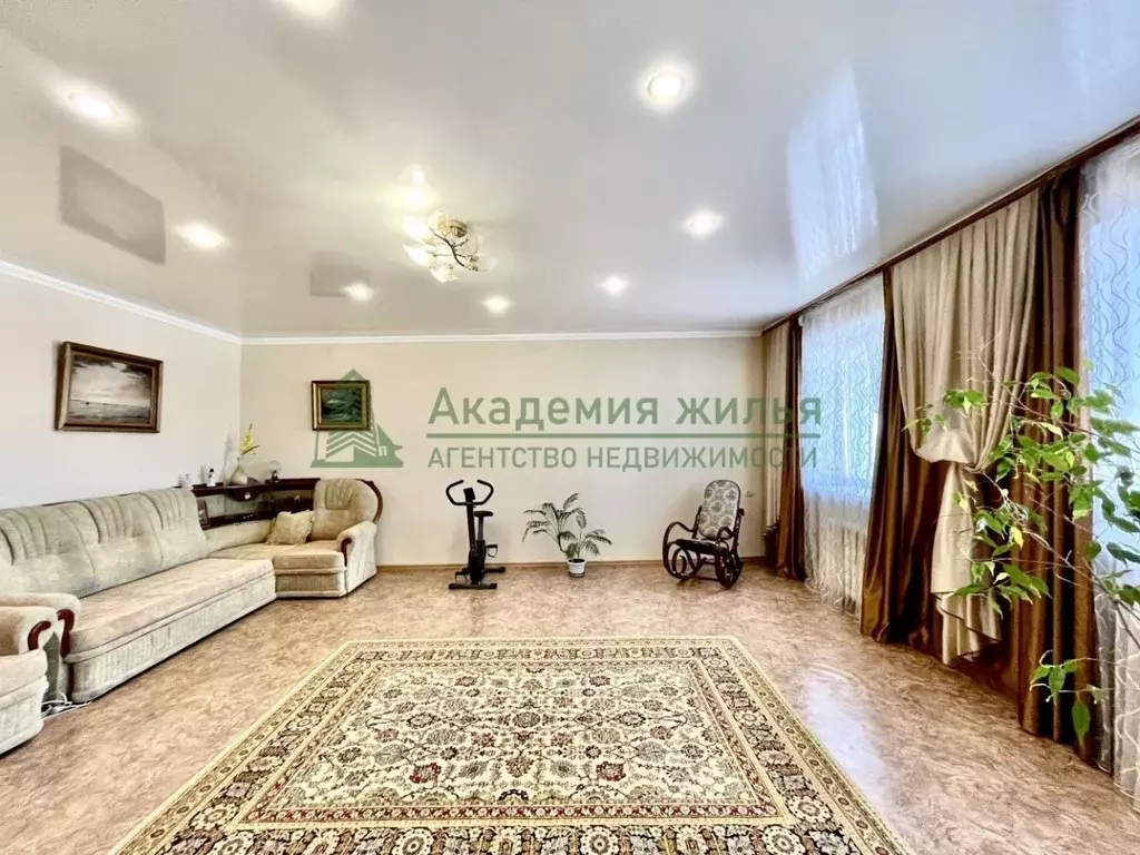 3-к кв. Саратовская область, Энгельс ул. Ленина, 2 (101.4 м) - Фото 1