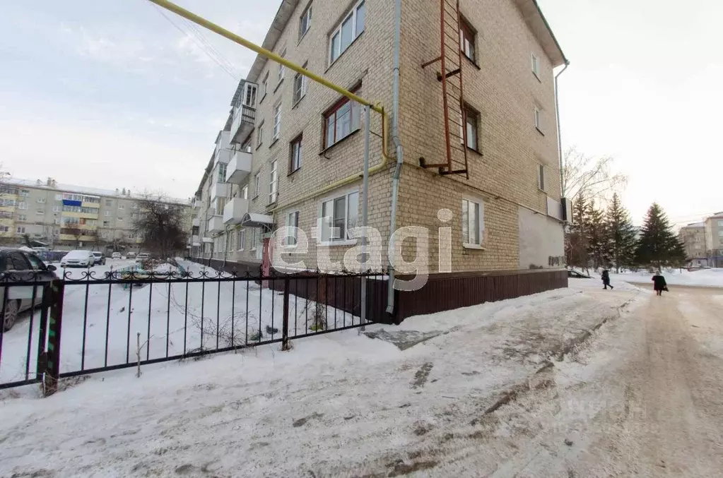 2-к кв. Курганская область, Шадринск Комсомольская ул., 24 (39.5 м) - Фото 0