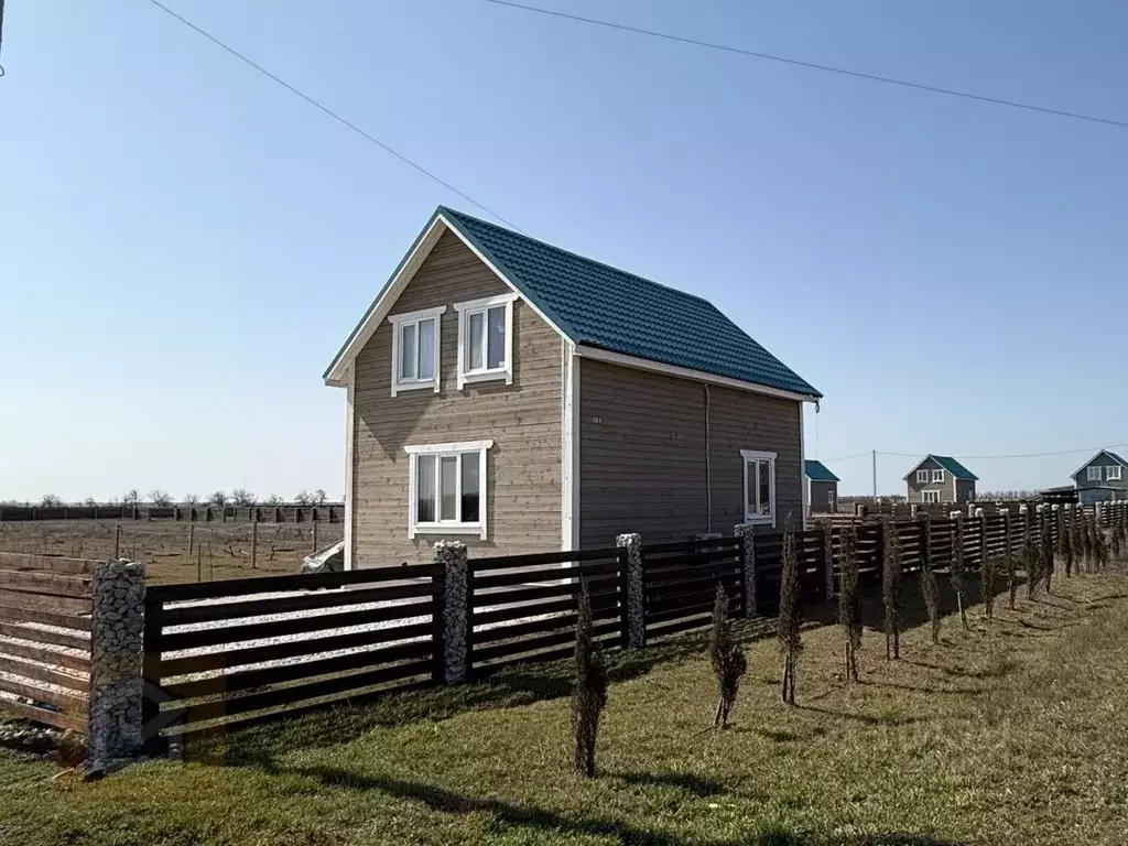Дом в Крым, Раздольненский район, Чернышевское с/пос, с. Чернышево ул. ... - Фото 1