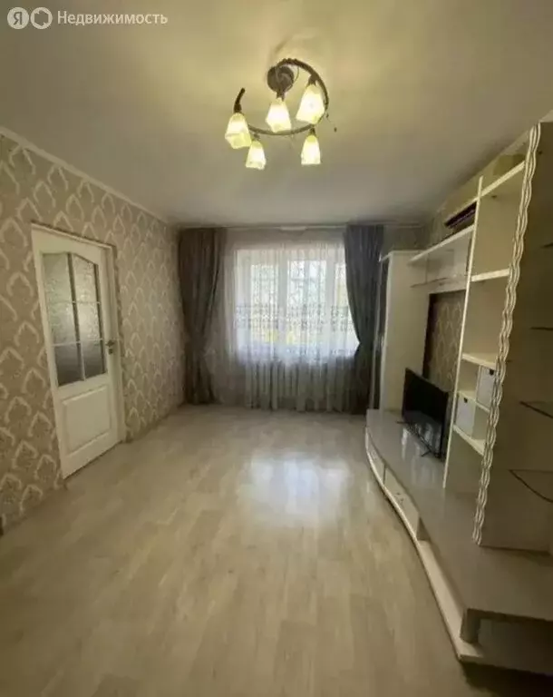 3-комнатная квартира: Евпатория, улица Некрасова, 63 (62.8 м) - Фото 1